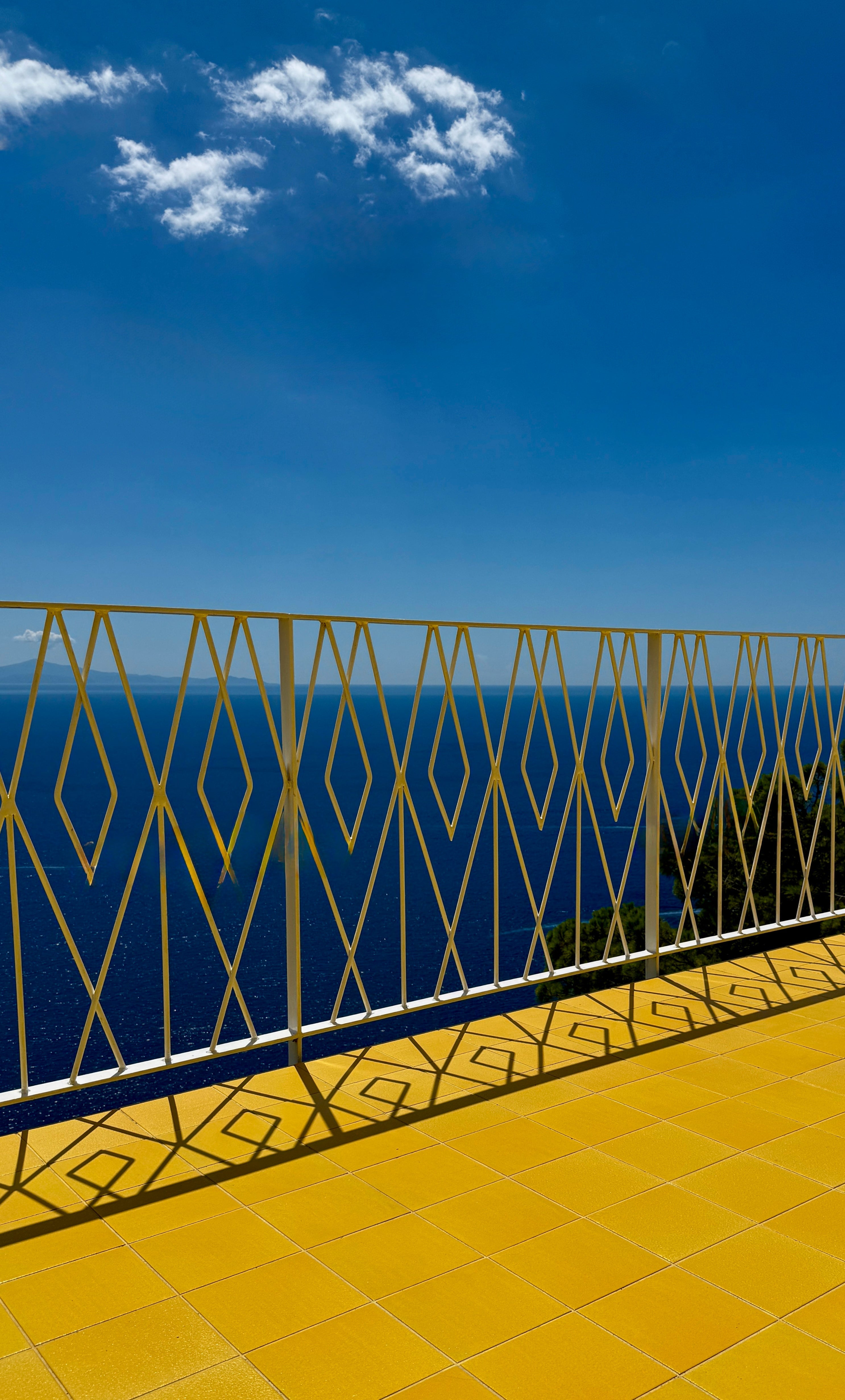 How to Find Unique Angles That Make Your Photos Stand Out on Social Media - CaliCuration