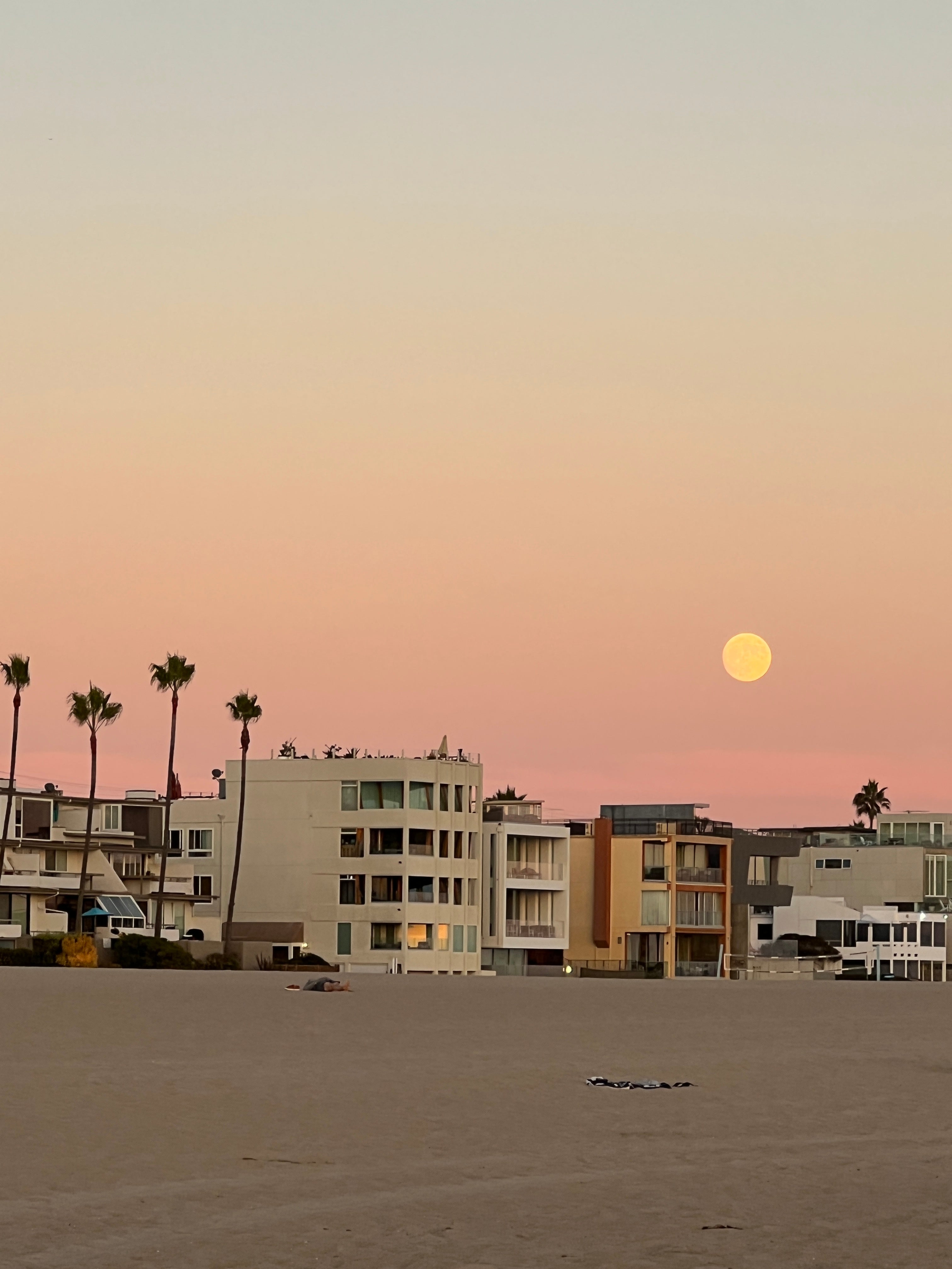 Why Wall Art Is Still the Most Memorable Gift (Even If You Don’t Know The Home Style) - CaliCuration