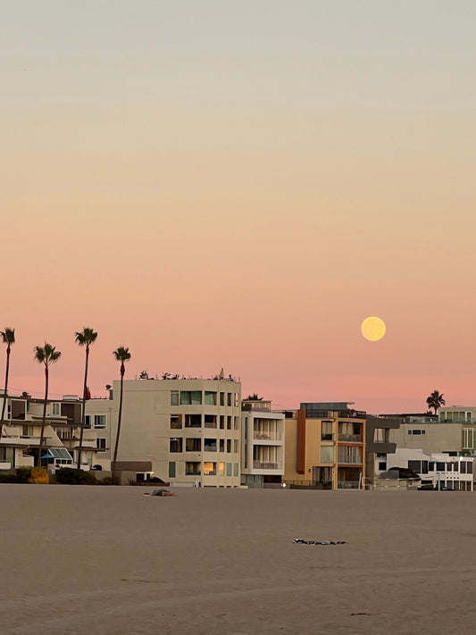 Why Wall Art Is Still the Most Memorable Gift (Even If You Don’t Know The Home Style) - CaliCuration